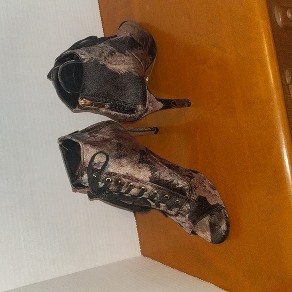 Open toe zipper back heels - Picture 1 of 2